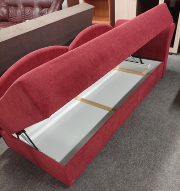 Voodi Bari Tartu poes