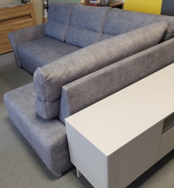 Nurgadiivanvoodi Island, Tartu poes